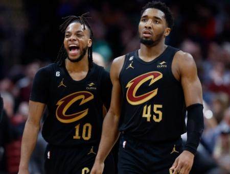 开云体育-骑士后场兄弟阋墙 米切尔若续约 加兰将申请交易