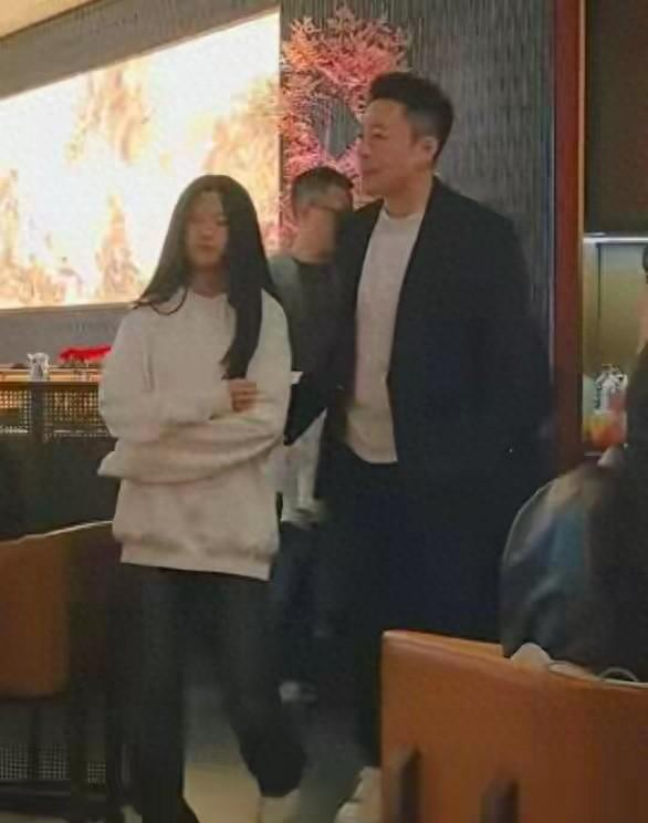 开云-小玥儿开通个人账号!发文求救,晒照思念妈妈,外婆和小S是好友